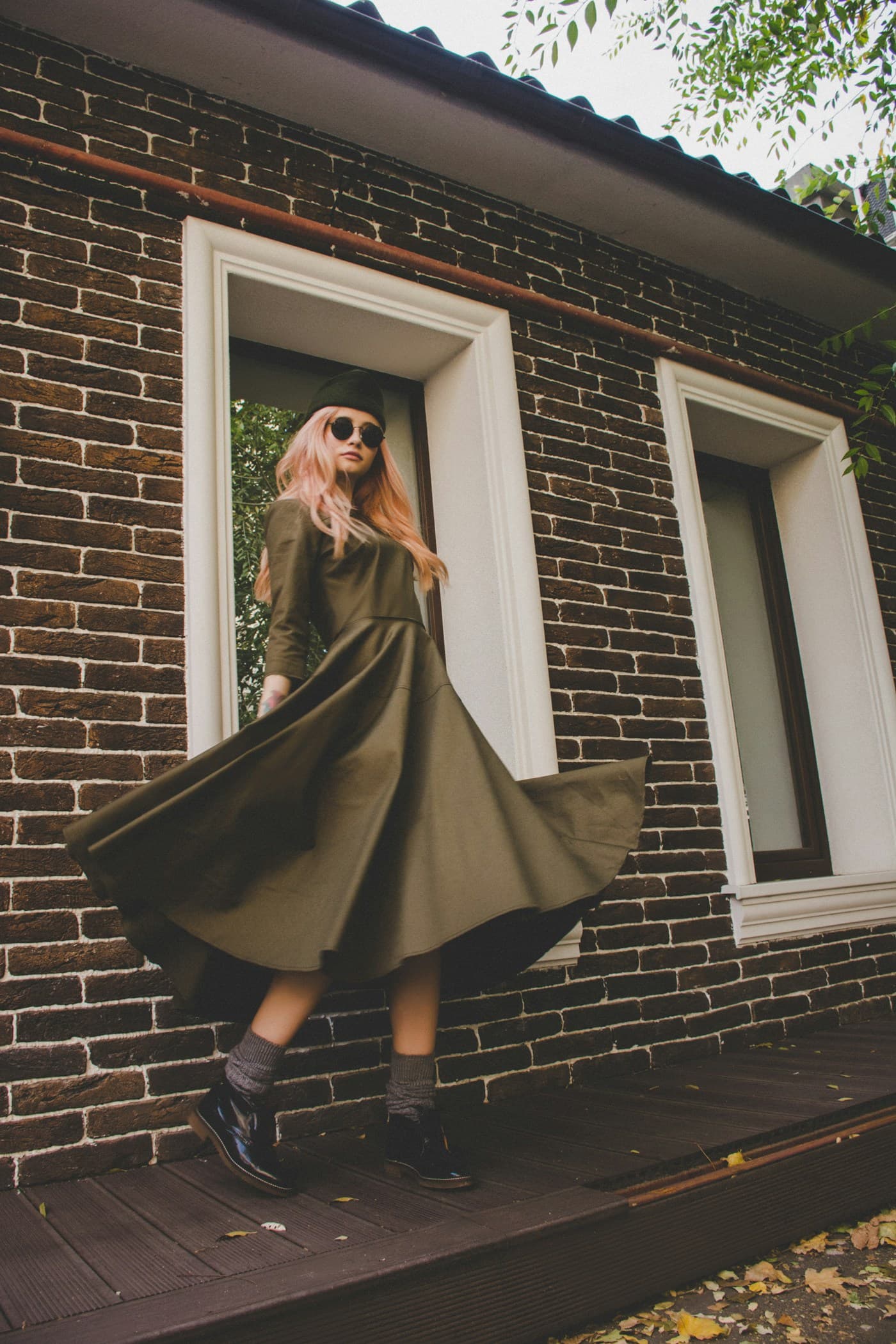 Ligne tailoring silhouette in charcoal grey